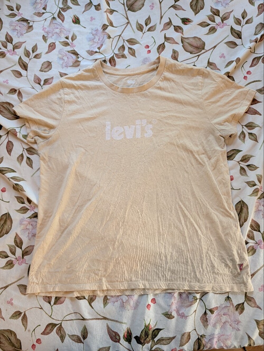 Levi's Butter Cream Short Sleeve Logo Tee